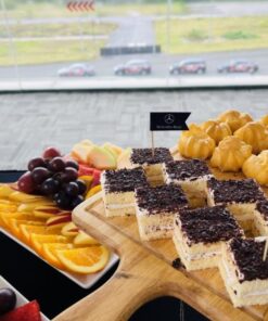Tiec teabreak lai thu xe mercedes 2